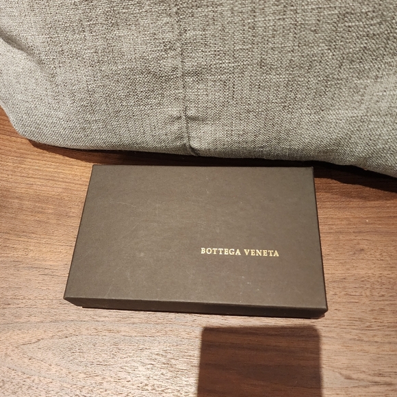 New Authentic Bottega Veneta Sky Blue Long Wallet - Picture 3 of 9